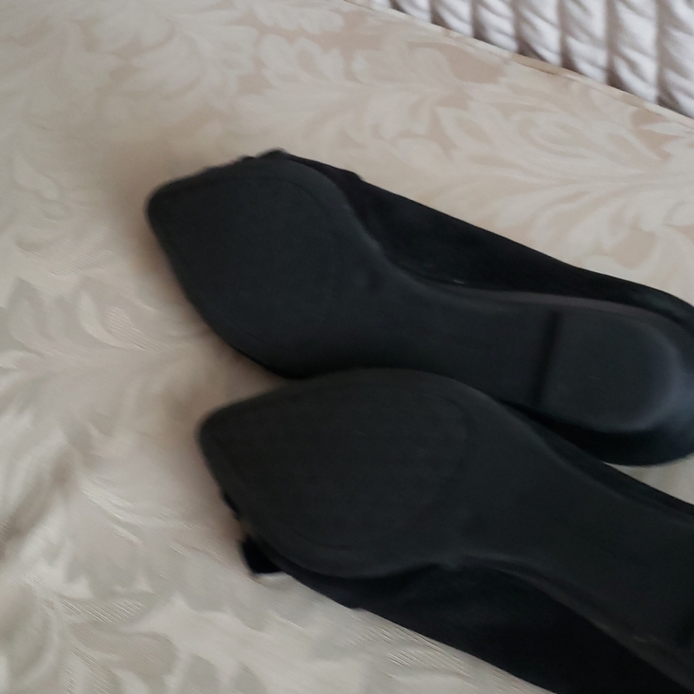 Shoes - Picture 3 of 4